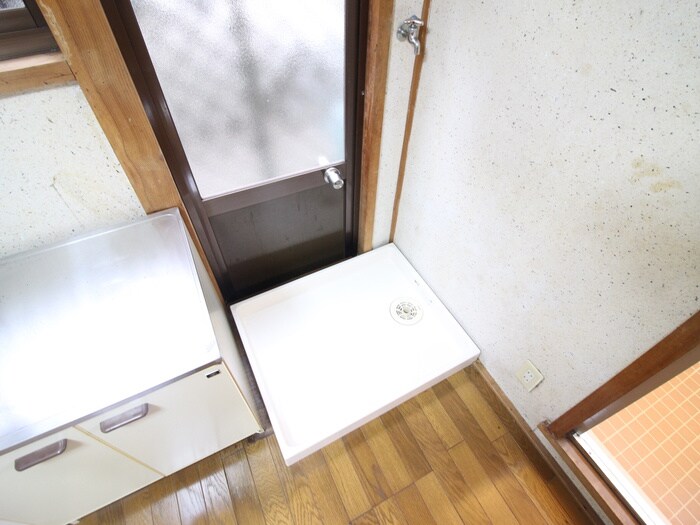 物件内観写真12　(洗濯機置場)