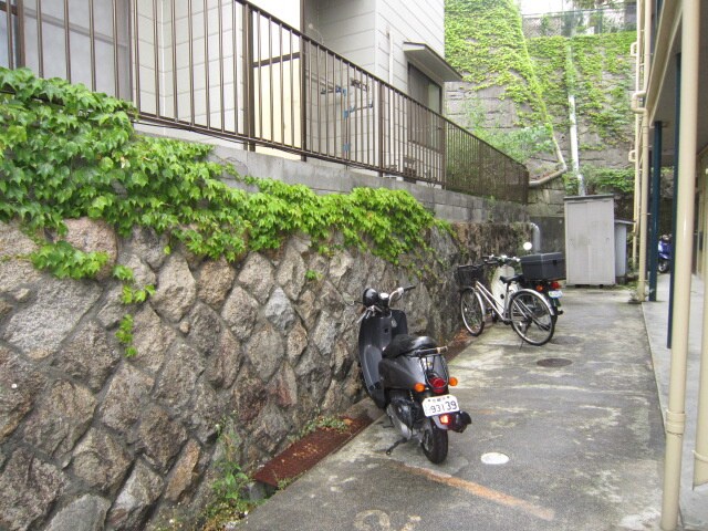 物件外観写真3　(駐輪場)