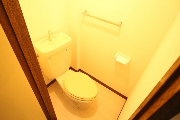 物件内観写真8　(トイレ)