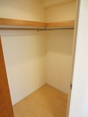 物件内観写真12　(収納)