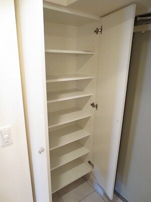 物件内観写真15　(靴箱)