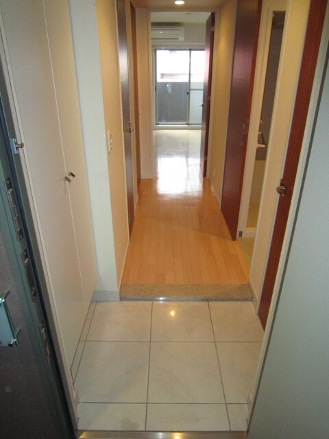 物件内観写真16　(玄関)