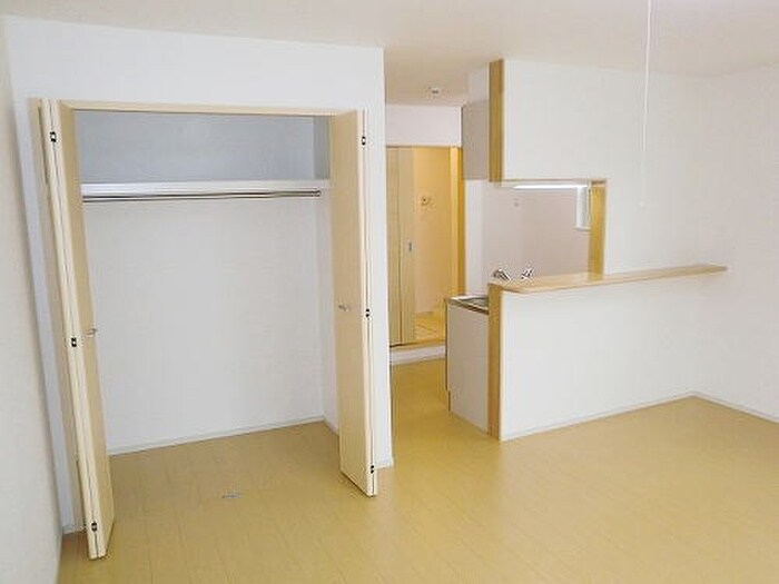 物件内観写真12　(収納)