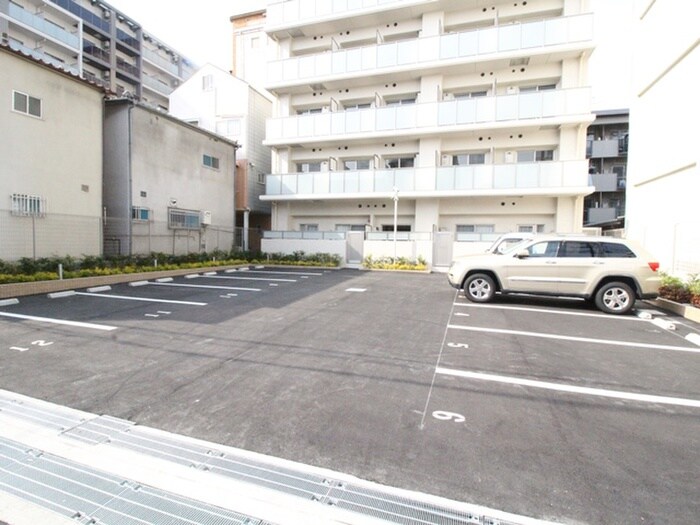 物件外観写真4　(駐車場)