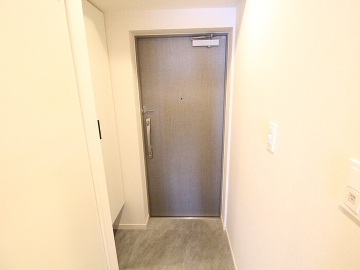物件内観写真16　(玄関)