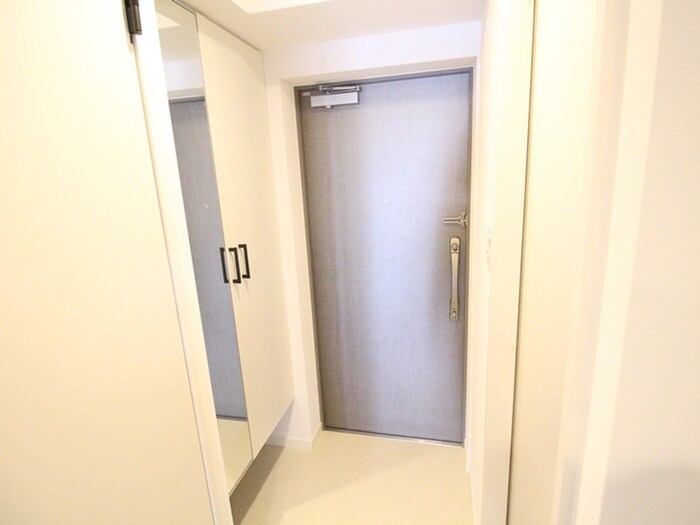 物件内観写真16　(玄関)