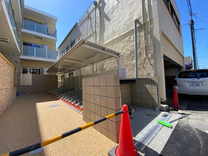 物件外観写真6　(駐輪場)