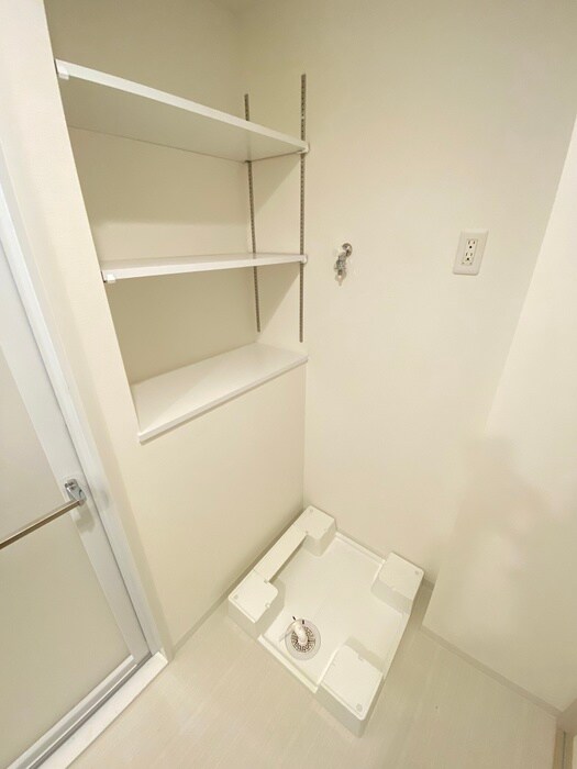 物件内観写真17　(洗濯機置場)