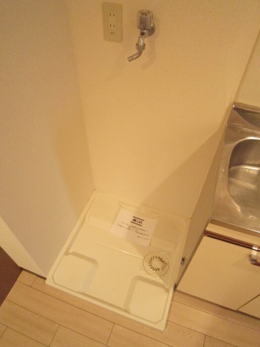 物件内観写真11　(洗濯機置場)