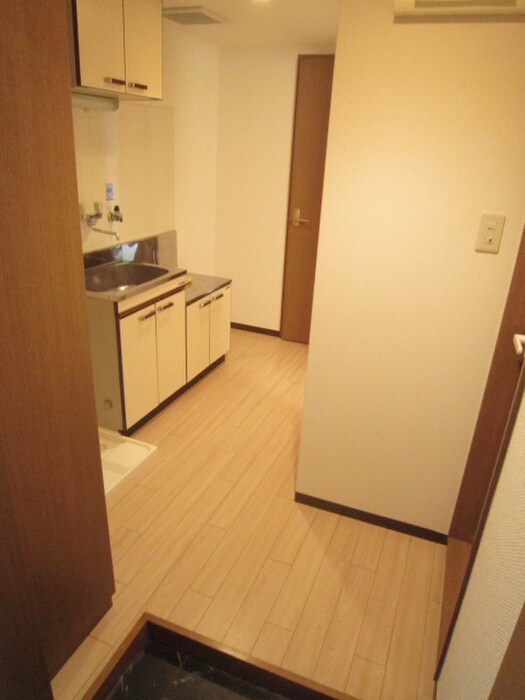 物件内観写真12　(玄関)