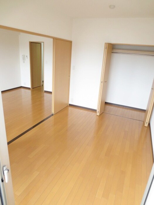 物件内観写真8　(居室)