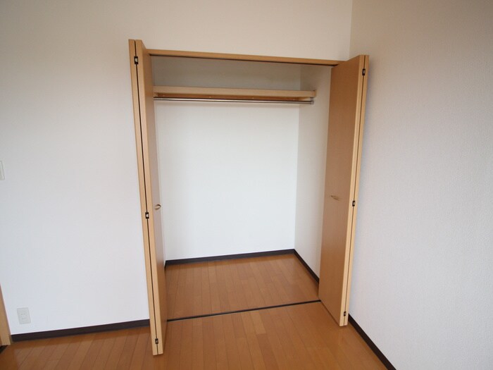 物件内観写真10　(収納)