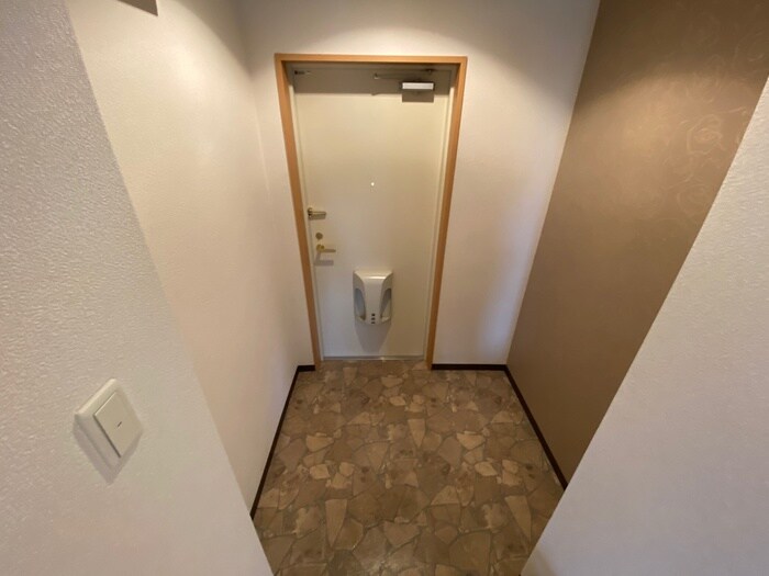 物件内観写真15　(玄関)