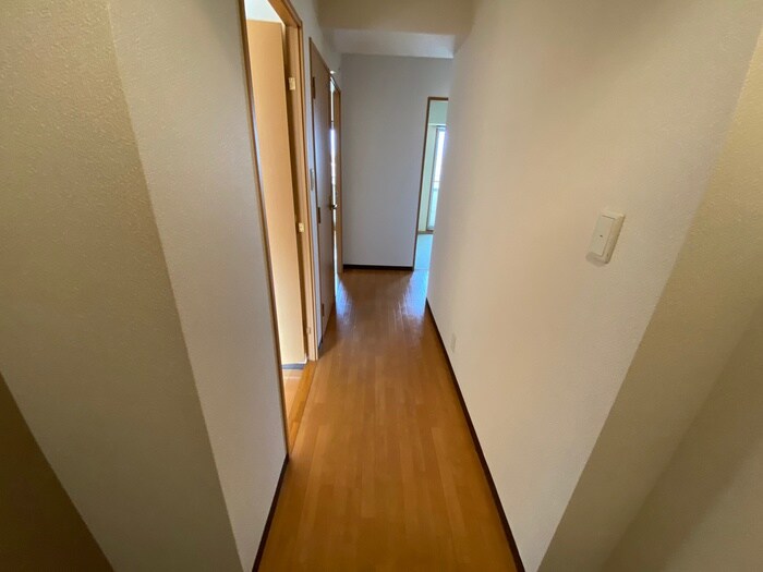 物件内観写真16　(廊下)