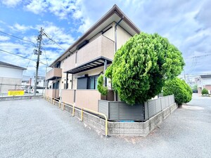 ホワイトベースＢ棟外観写真