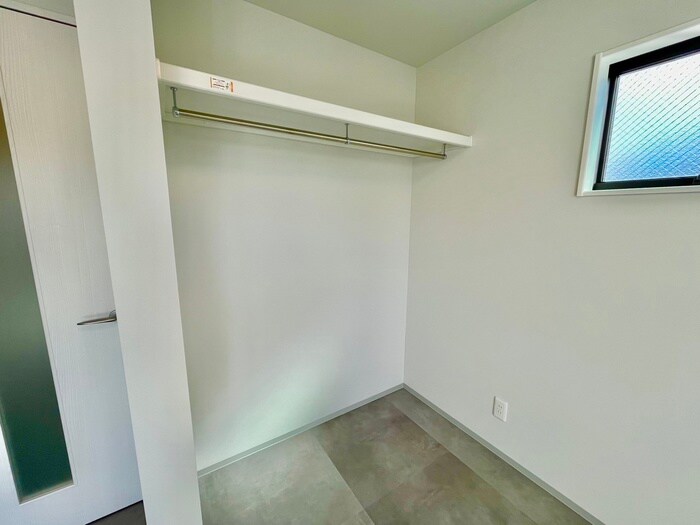 物件内観写真15　(収納)