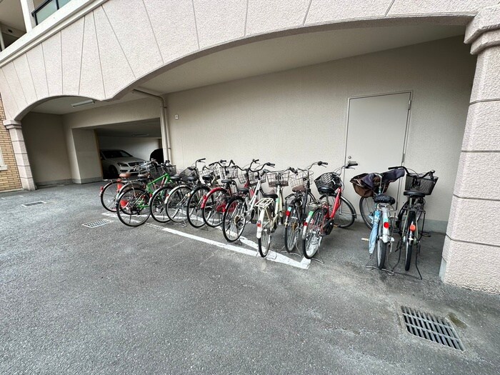 物件外観写真6　(駐輪場)