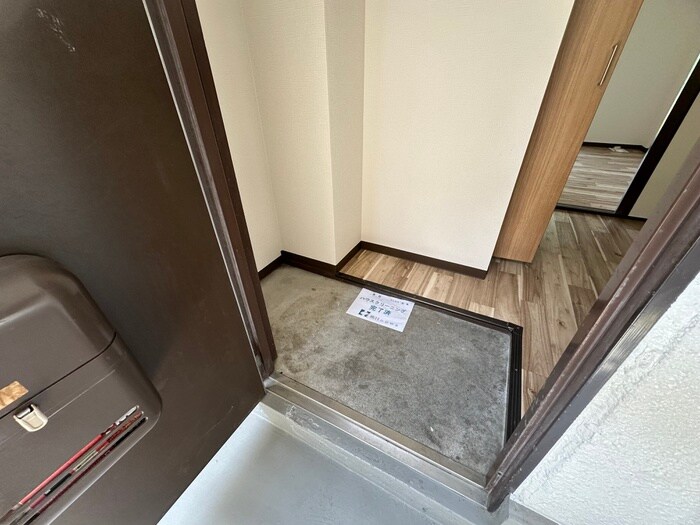物件内観写真19　(玄関)