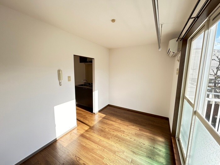 物件内観写真8　(居室)