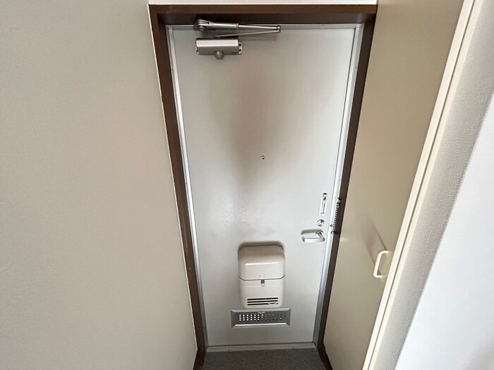 物件内観写真16　(玄関)
