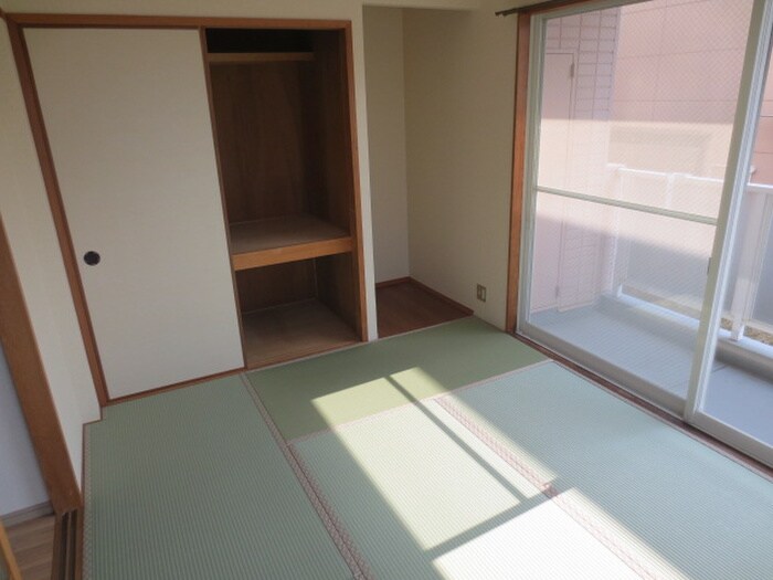 物件内観写真10　(居室)