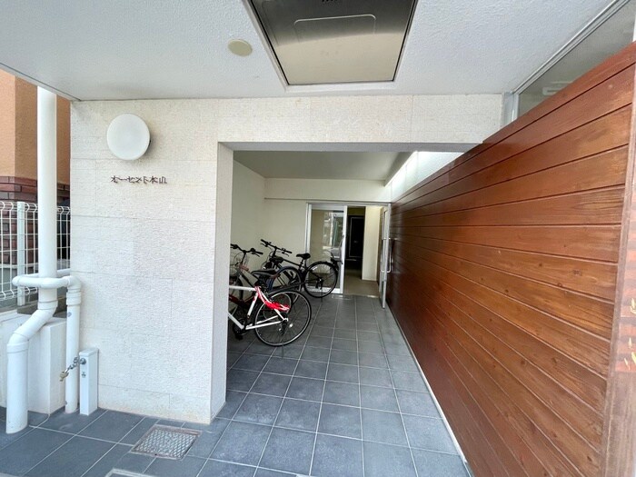 物件外観写真4　(駐輪場)