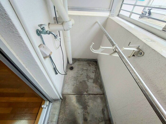 物件内観写真12　(洗濯機置場)