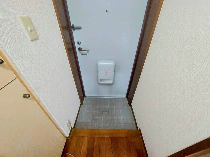 物件内観写真14　(玄関)
