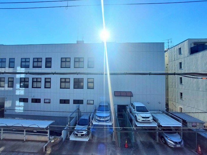 物件内観写真17　(室内からの展望)