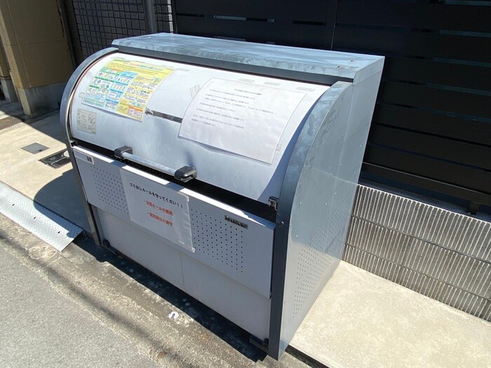 物件外観写真3　(駐車場)