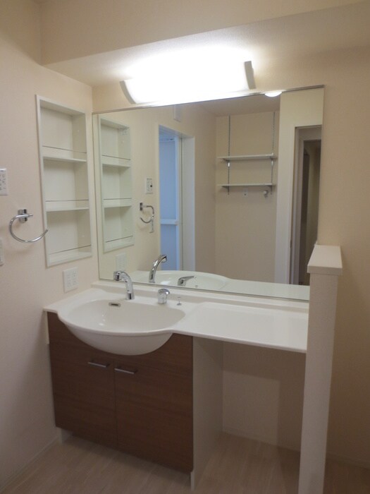 物件内観写真8　(洗面)