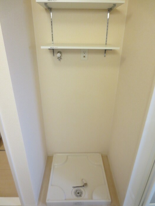 物件内観写真9　(洗濯機置場)