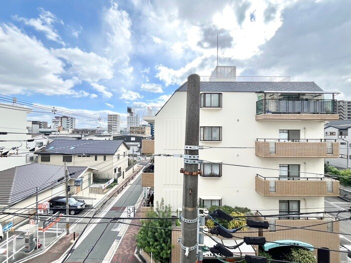 物件内観写真16　(室内からの展望)