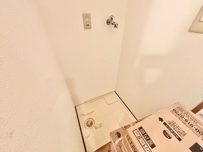 物件内観写真13　(洗濯機置場)