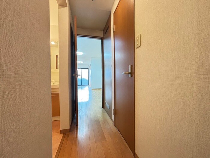 物件内観写真16　(廊下)