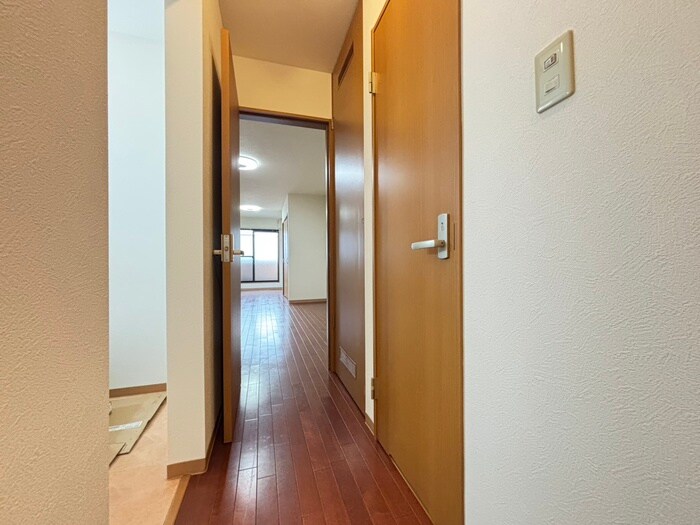 物件内観写真16　(廊下)