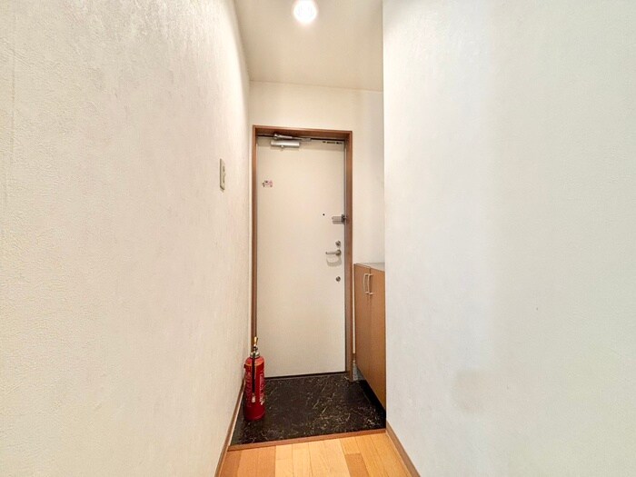 物件内観写真18　(玄関)