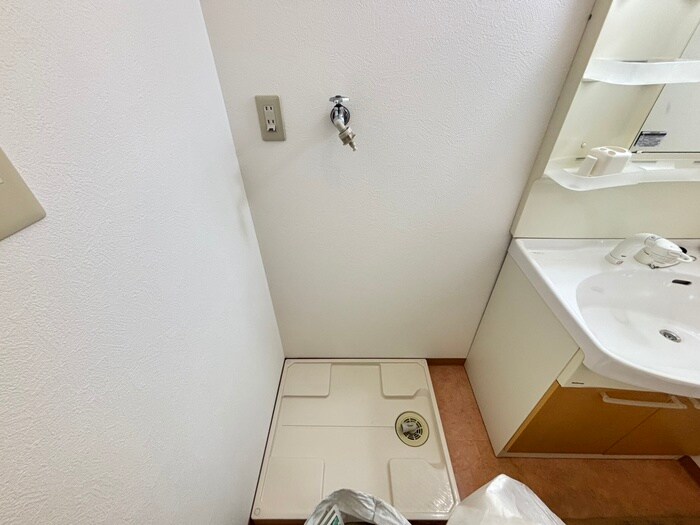 物件内観写真20　(洗濯機置場)