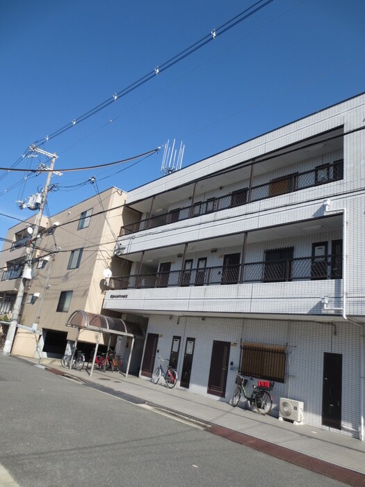 物件外観写真3　(駐輪場)