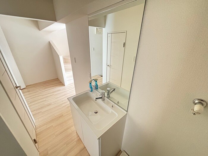 物件内観写真12　(洗面)