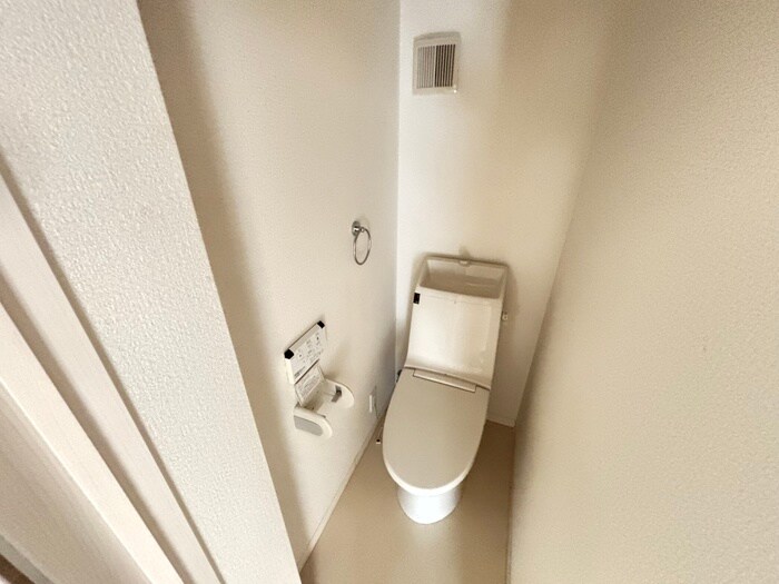 物件内観写真14　(トイレ)