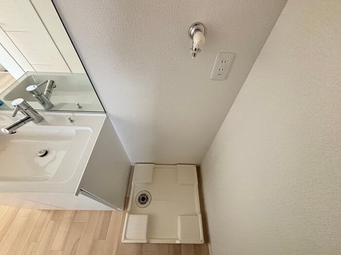 物件内観写真15　(洗濯機置場)