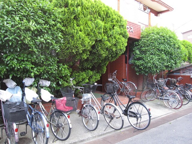 物件外観写真3　(駐輪場)