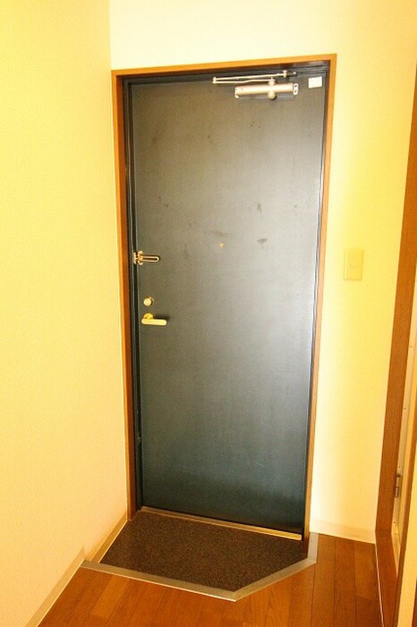 物件内観写真16　(玄関)