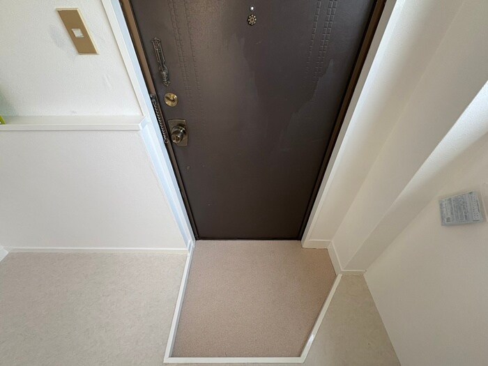 物件内観写真15　(玄関)