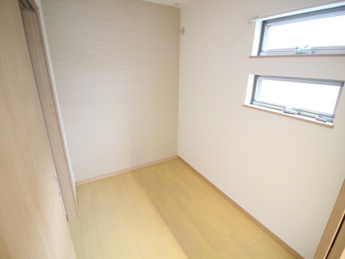 物件内観写真10　(居室)