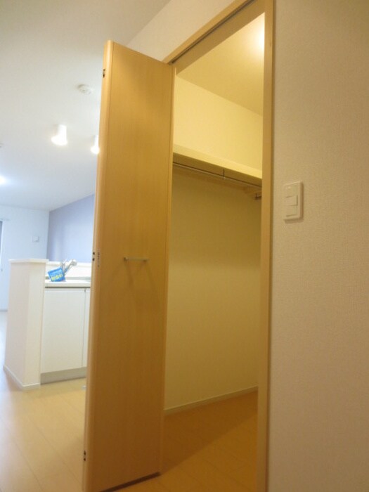 物件内観写真7　(収納)