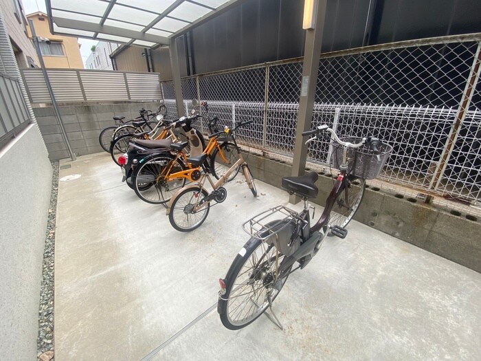 物件外観写真6　(駐輪場)