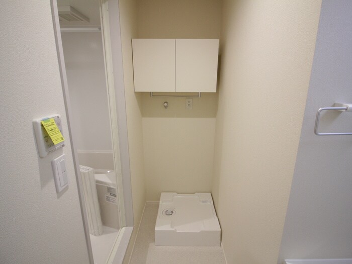 物件内観写真18　(洗濯機置場)