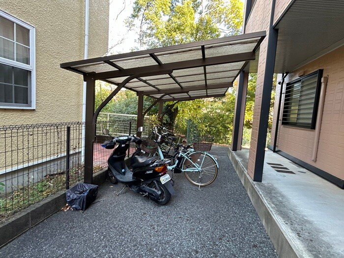 物件外観写真5　(駐輪場)